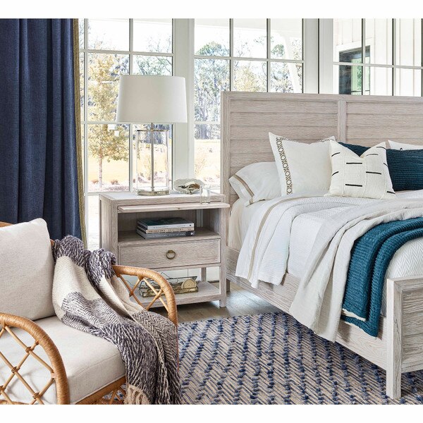 Getaway Panel Bed Queen 50 Lifestyle 160